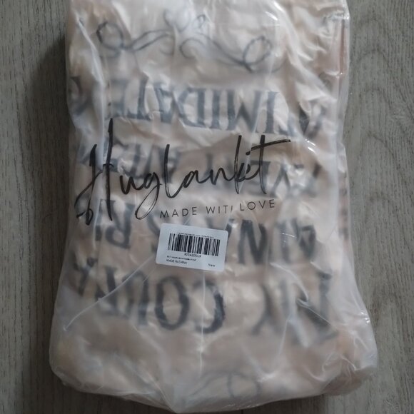 Jane Austen Hoodie Blanket, one size, NWT (packaged) - Picture 4 of 4